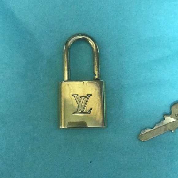 AUTHENTIC LOUIS VUITTON LOCK & KEY #329 - Picture 4 of 7